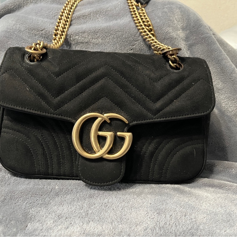 Used / Pre-loved Gucci Black Quilted Shoulder Bag